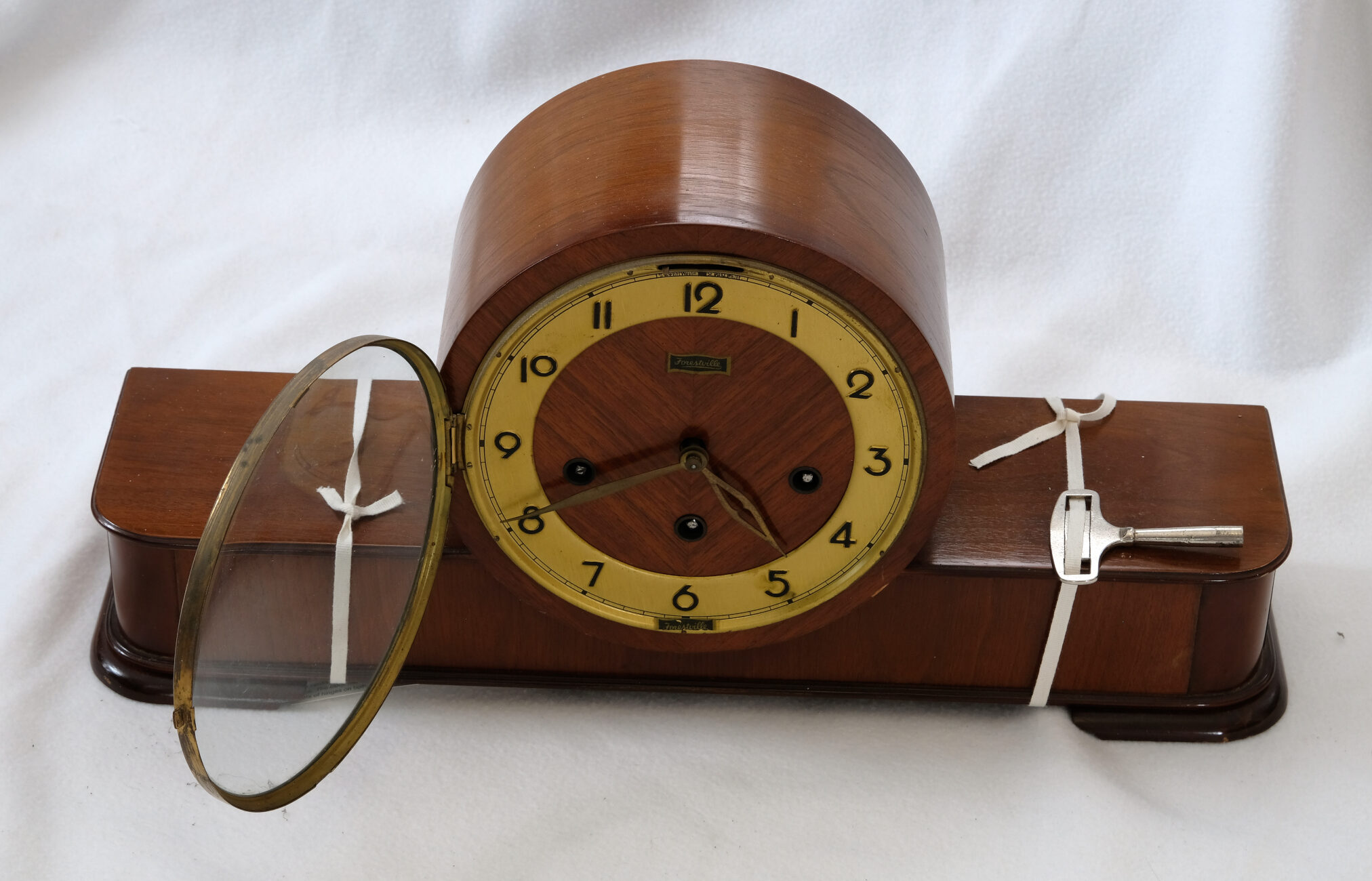 Wood mantle clock